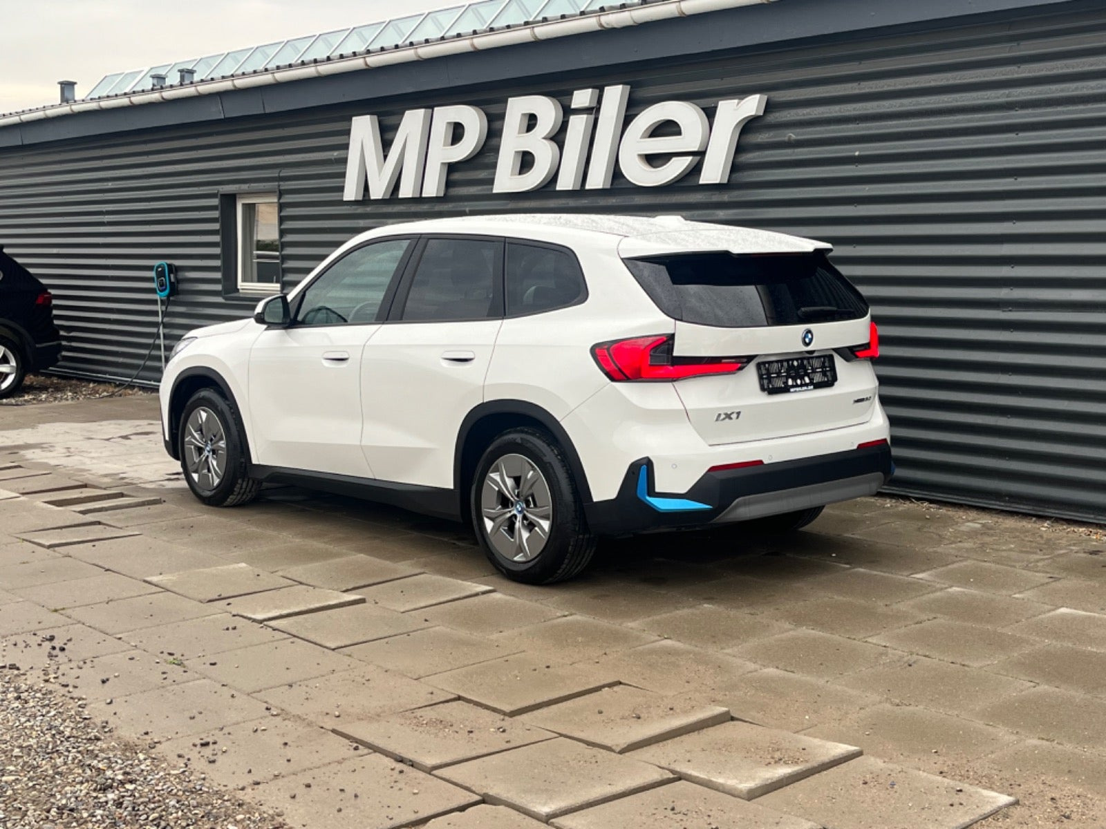 Hvid BMW iX1 fra 2023