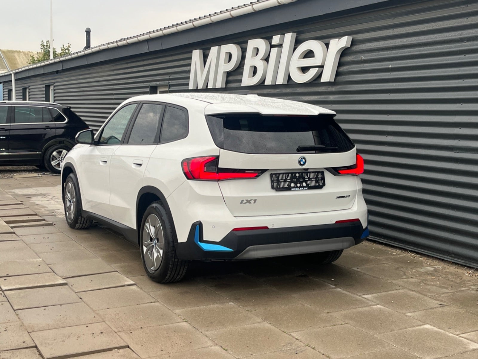 Hvid BMW iX1 fra 2023