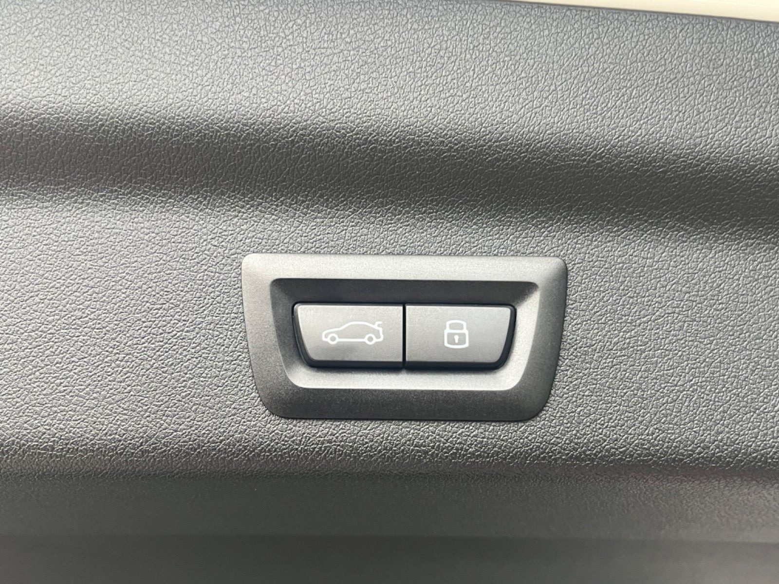 Hvid BMW iX1 fra 2023