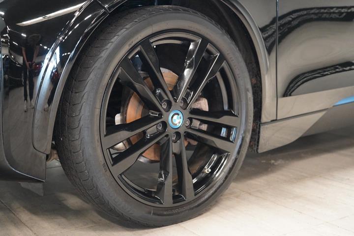 Sort BMW i3s fra 2022