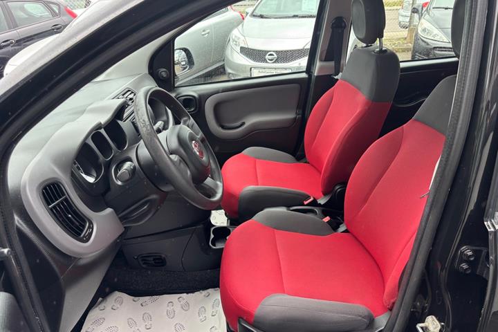 Sort Fiat Panda fra 2012