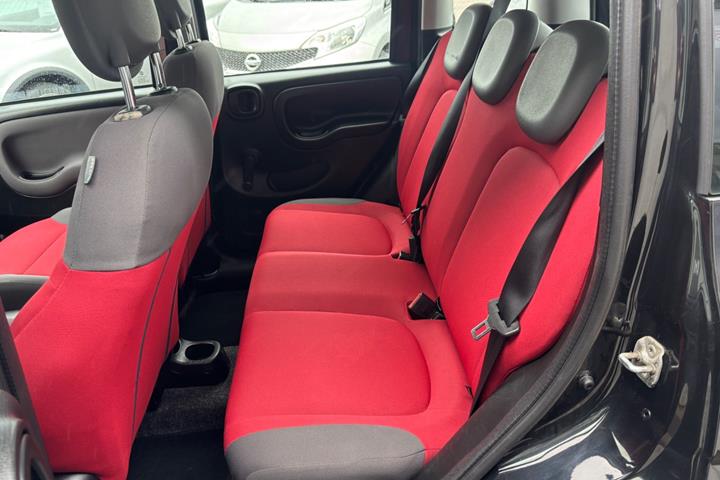 Sort Fiat Panda fra 2012