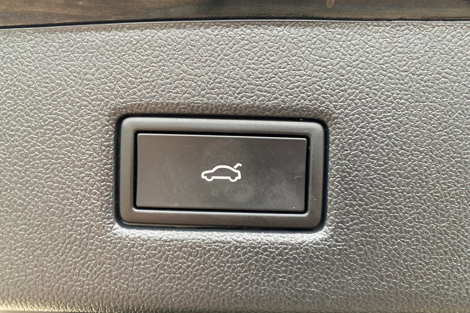 Sort Ford Explorer fra 2025