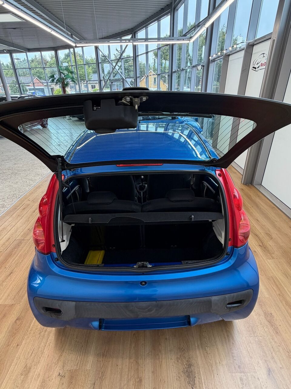 Blå Peugeot 107 fra 2011