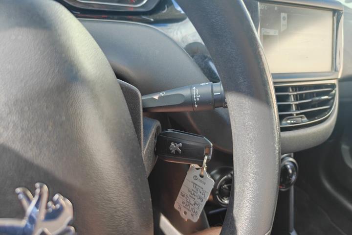 undefined Peugeot 208 fra 2012
