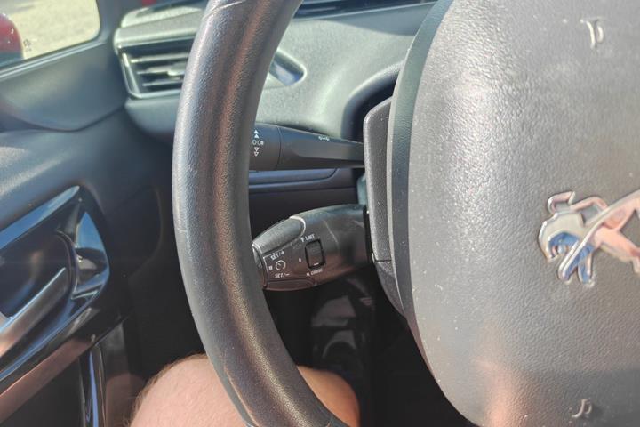 undefined Peugeot 208 fra 2012