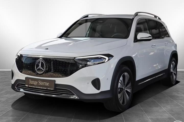 Hvid Mercedes EQB250+ fra 2025 set udefra