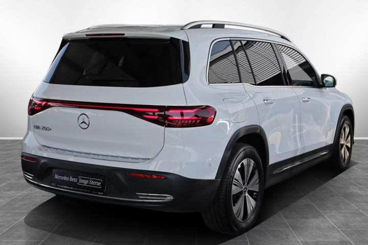Hvid Mercedes EQB250+ fra 2025