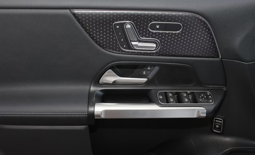Hvid Mercedes EQB250+ fra 2025