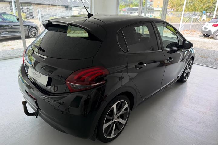 Sort Peugeot 208 fra 2017