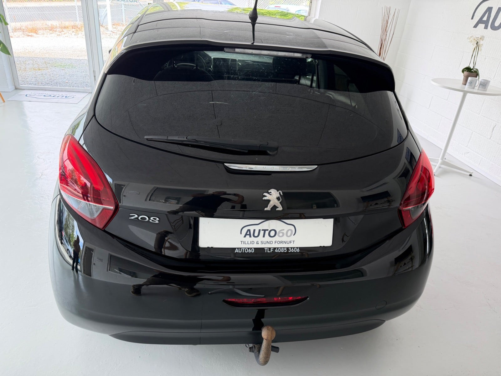 Sort Peugeot 208 fra 2017
