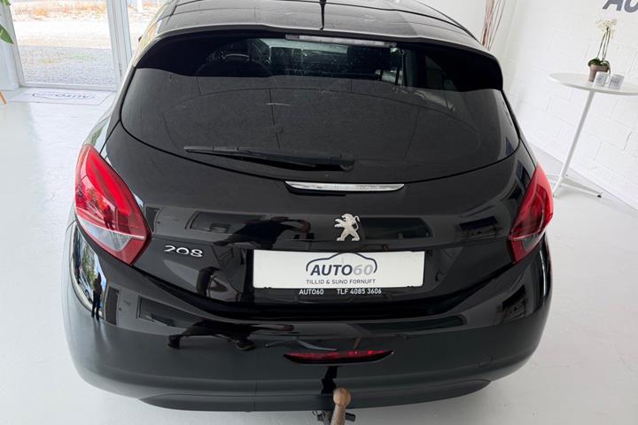 Sort Peugeot 208 fra 2017