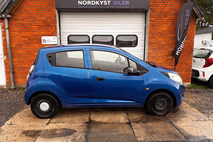 Blå Chevrolet Spark fra 2011
