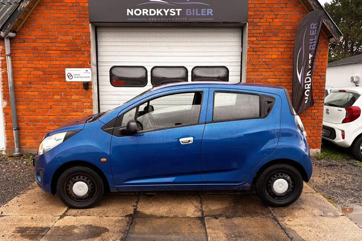 Blå Chevrolet Spark fra 2011