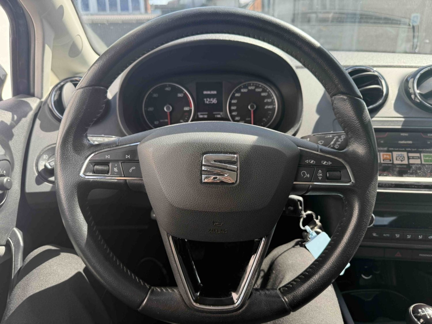 Grå Seat Ibiza fra 2016