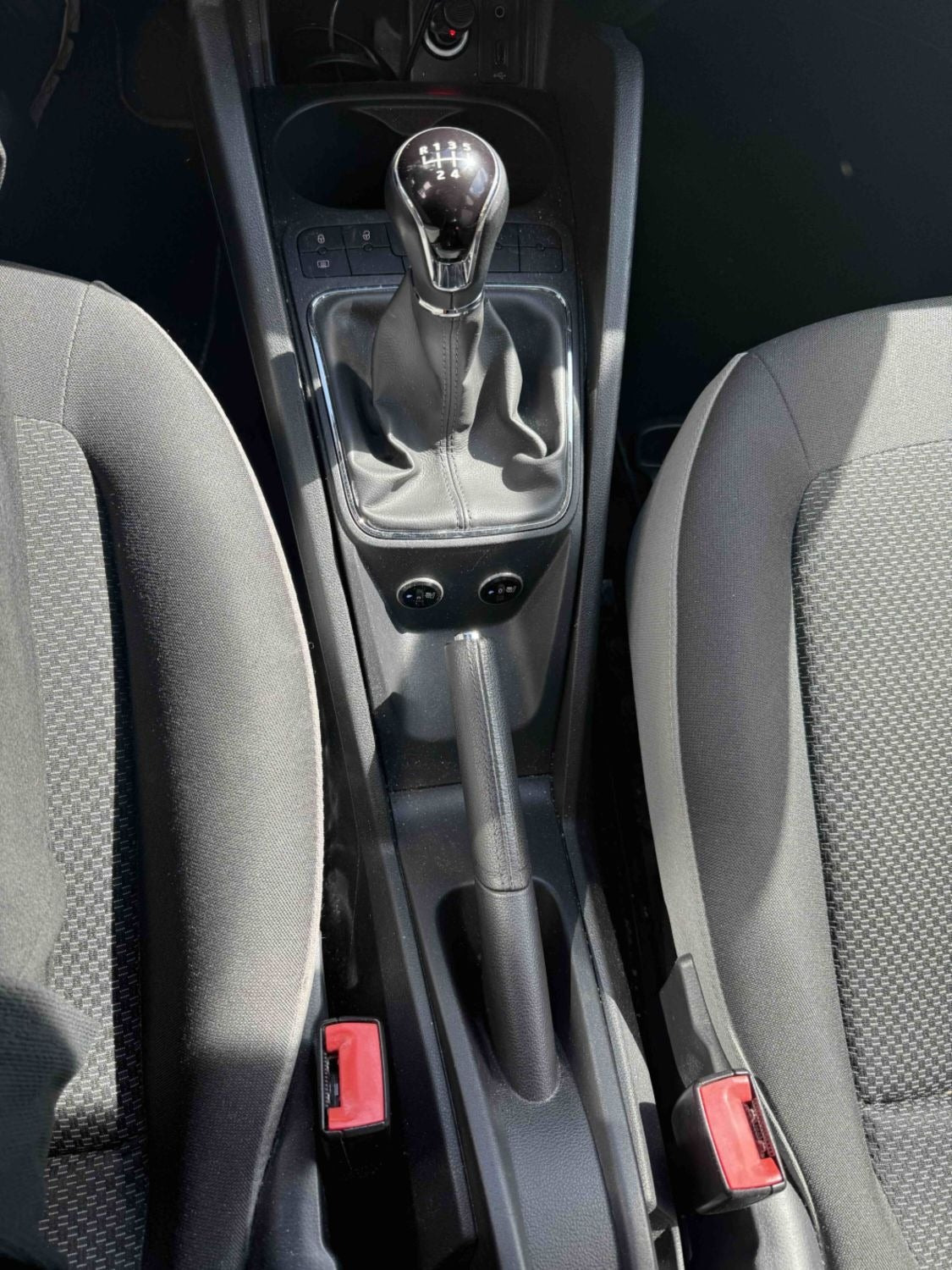 Grå Seat Ibiza fra 2016