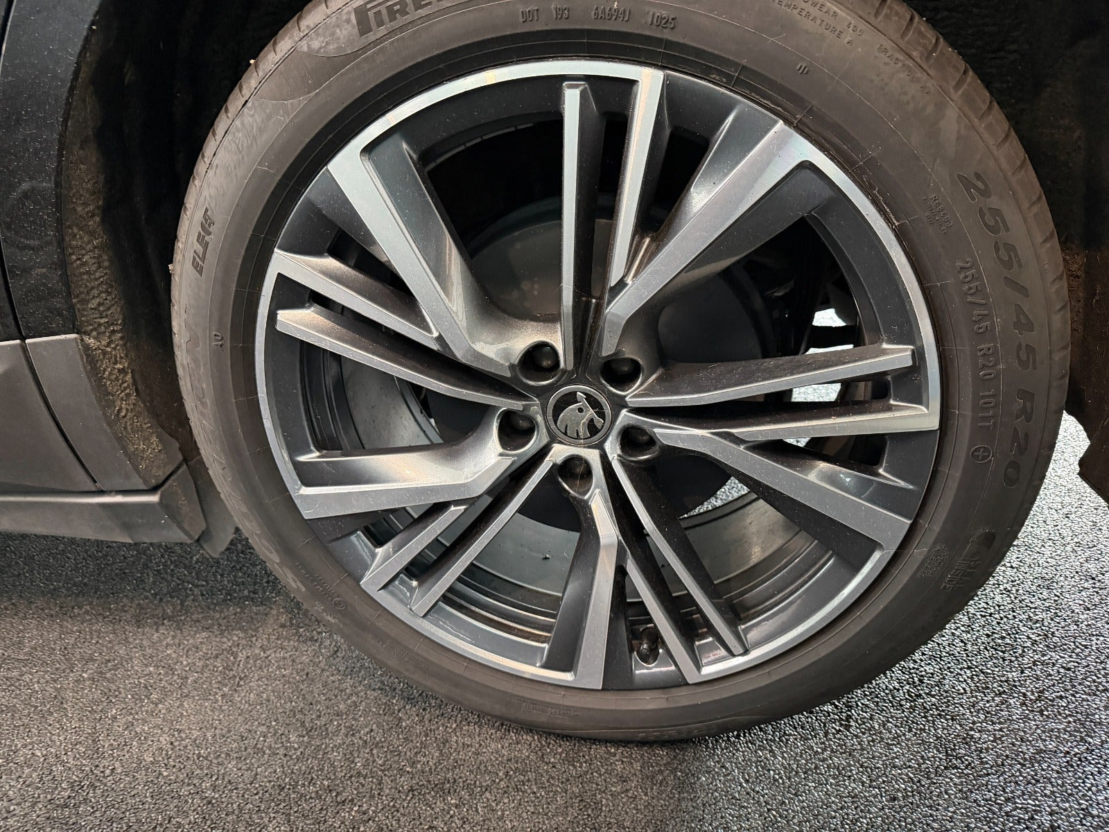 Sort Skoda Enyaq fra 2023