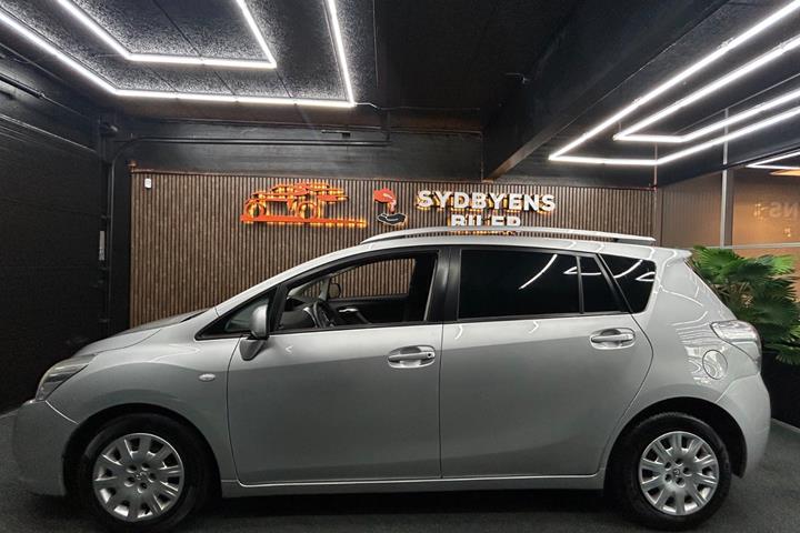 undefined Toyota Sportsvan fra 2012
