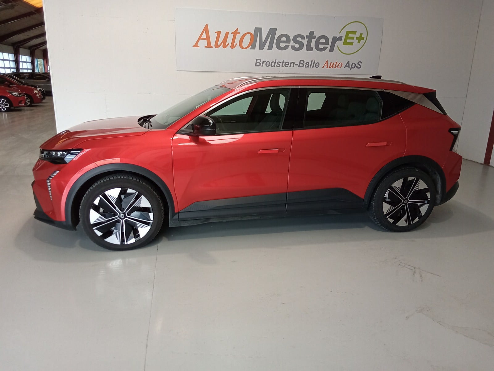Rød Renault Scenic E-Tech fra 2024