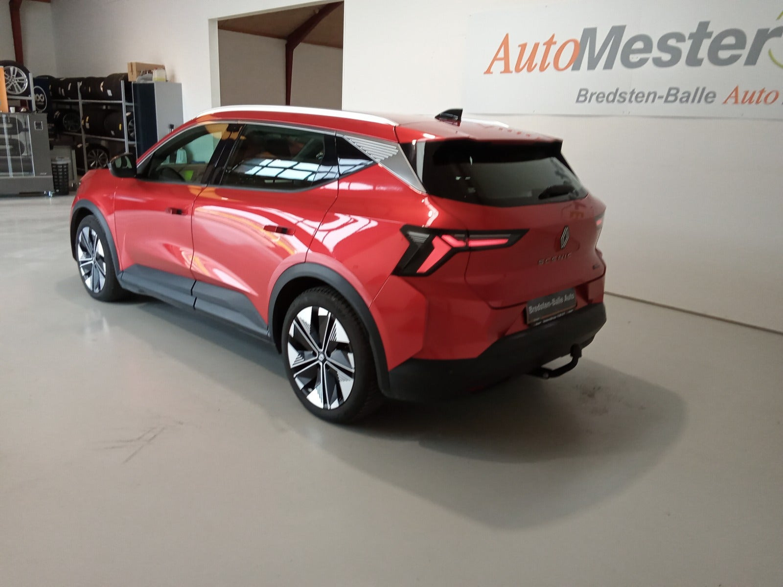 Rød Renault Scenic E-Tech fra 2024