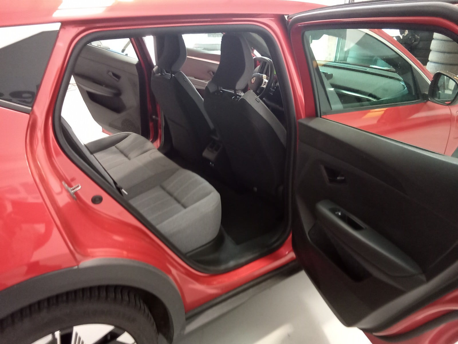 Rød Renault Scenic E-Tech fra 2024