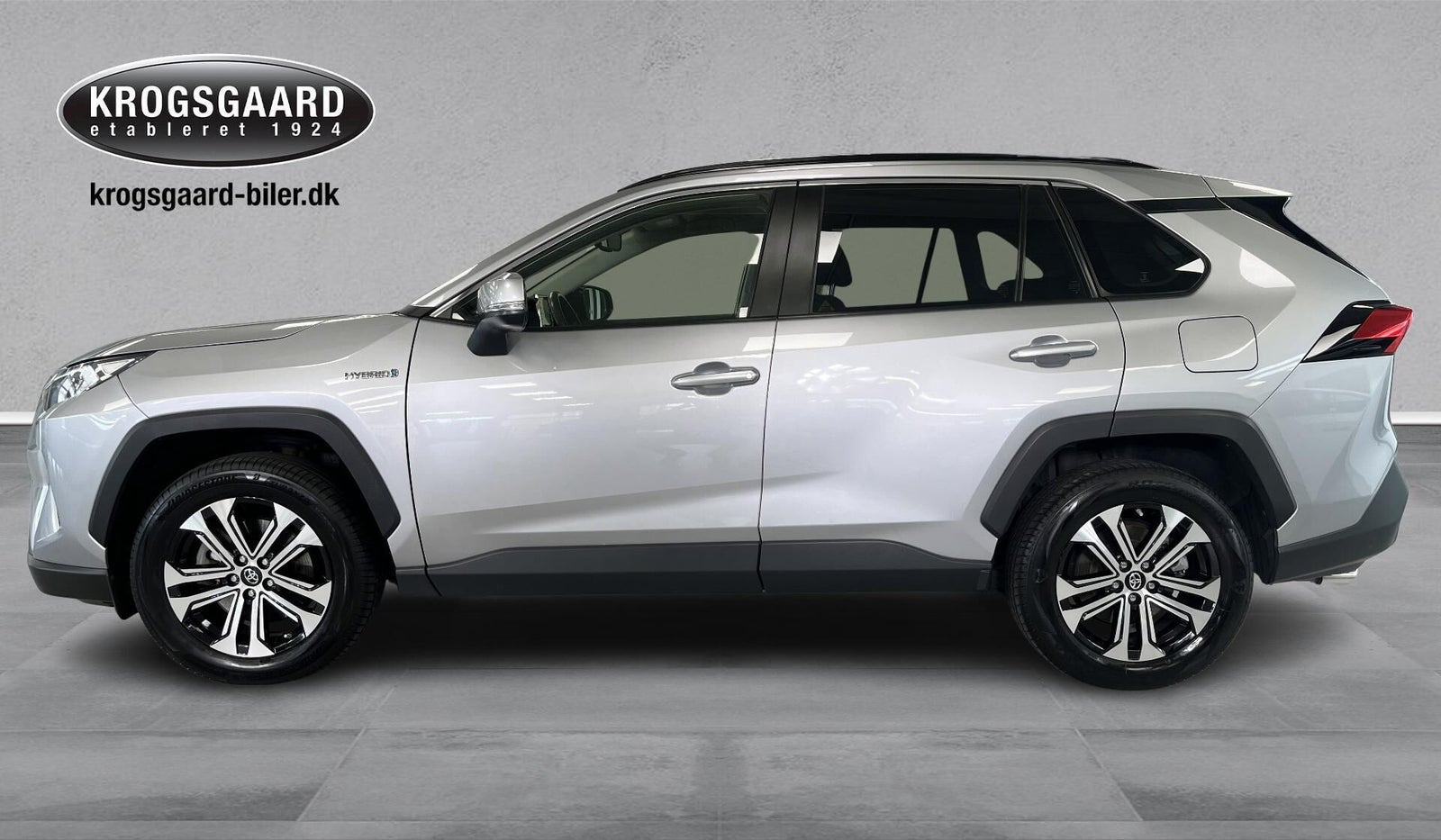 Sølv Toyota RAV4 fra 2020
