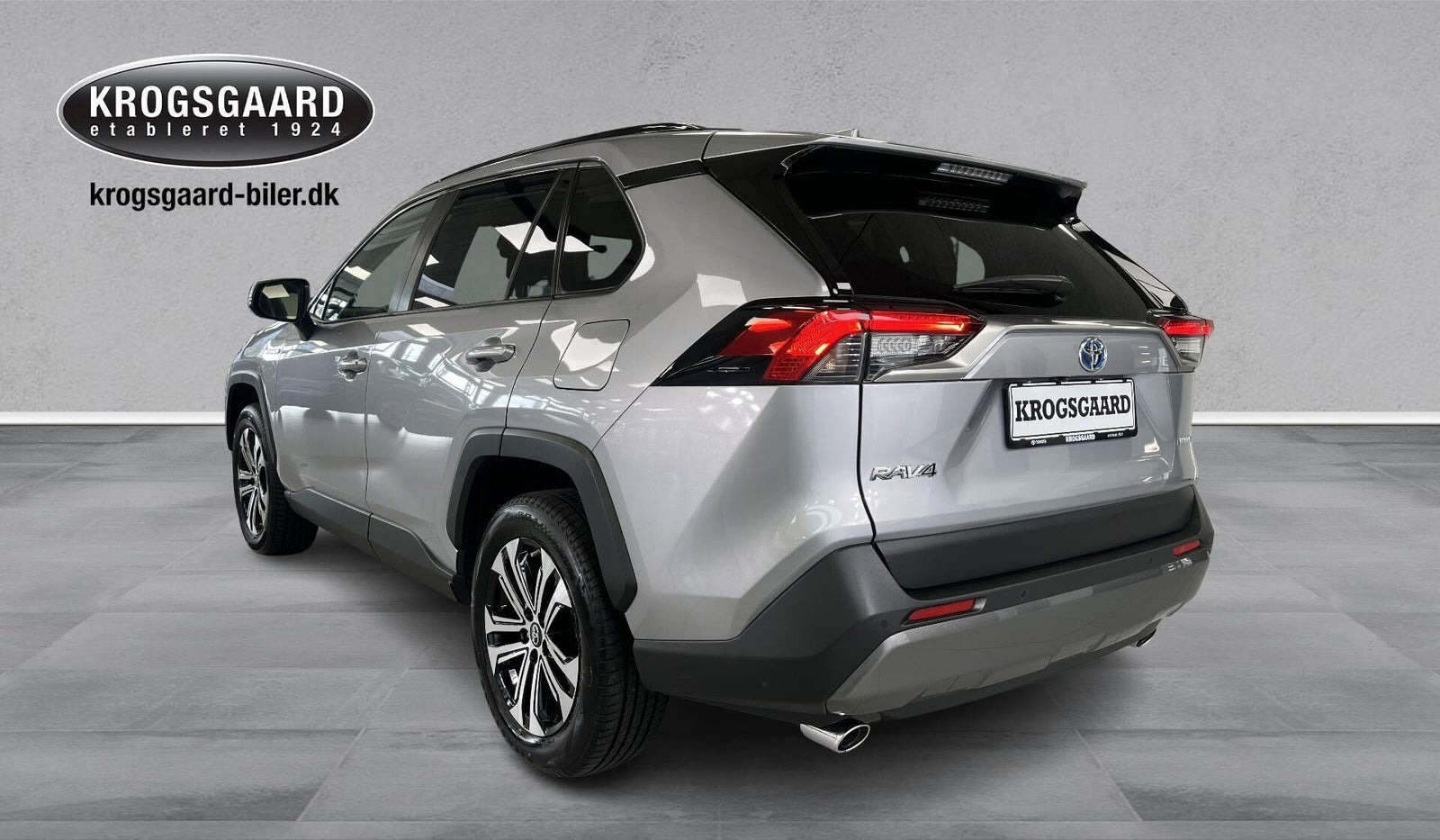 Sølv Toyota RAV4 fra 2020