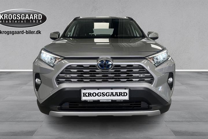 Sølv Toyota RAV4 fra 2020