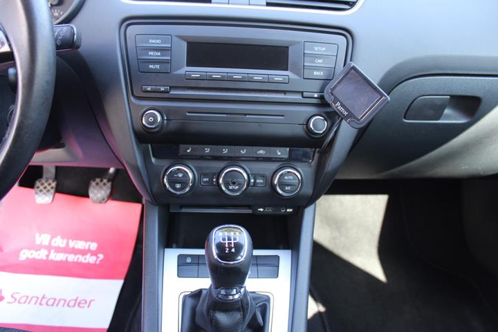 Grå Skoda Octavia fra 2014