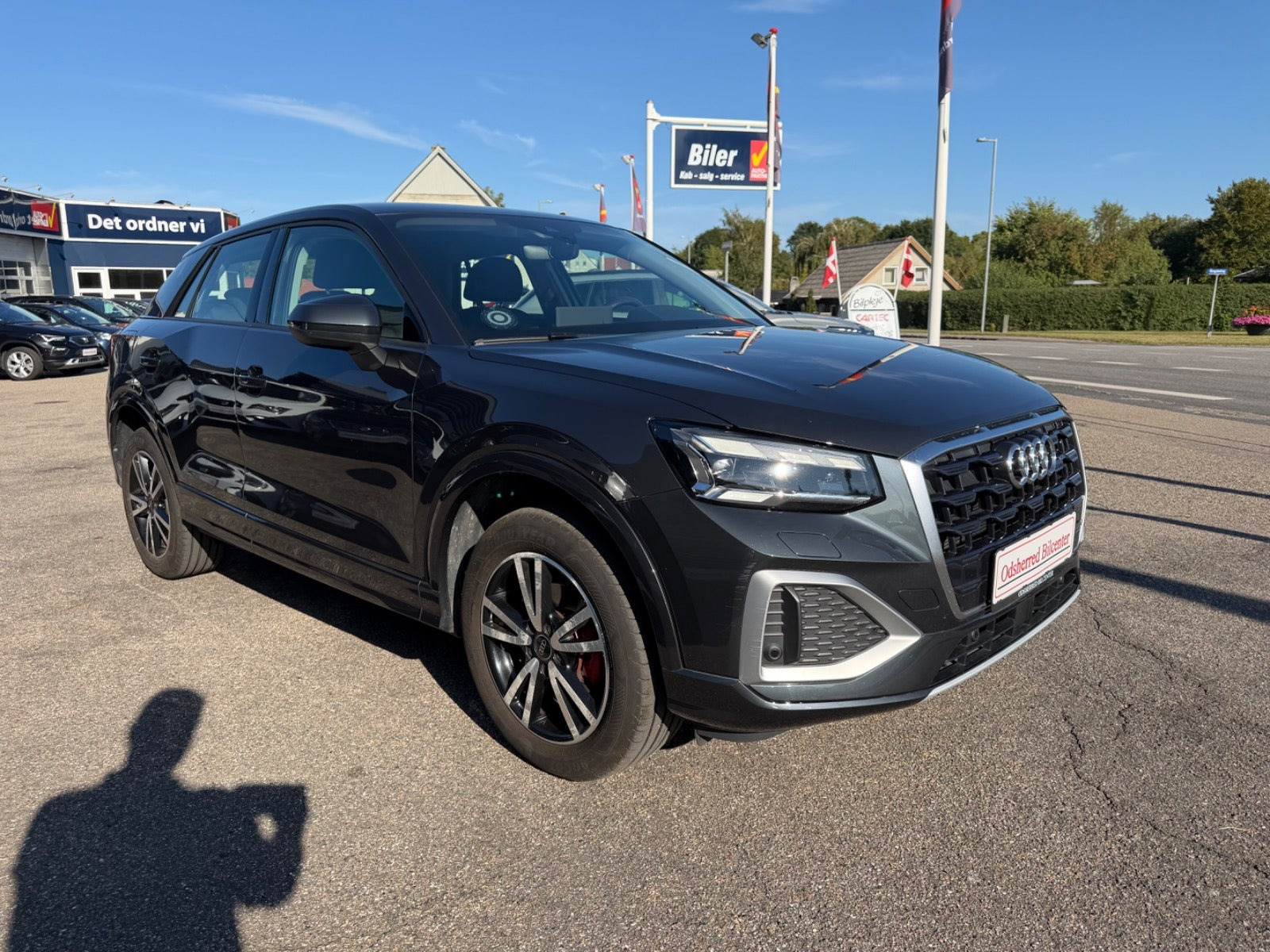Grå Audi Q2 fra 2021