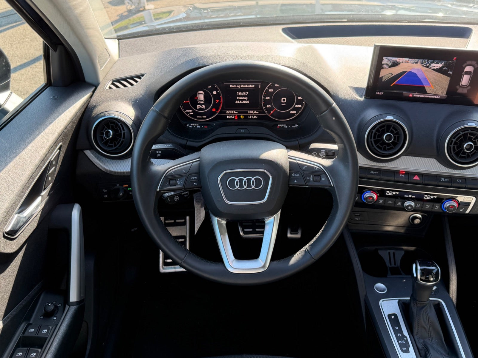 Grå Audi Q2 fra 2021