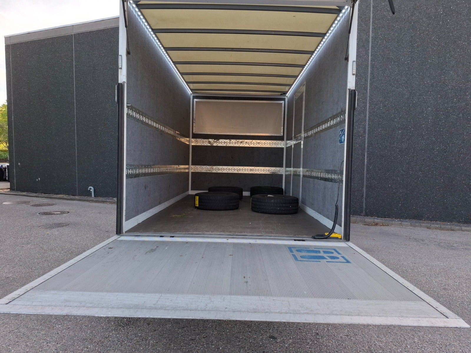 Hvid Ford Transit 350 L3 Chassis fra 2021