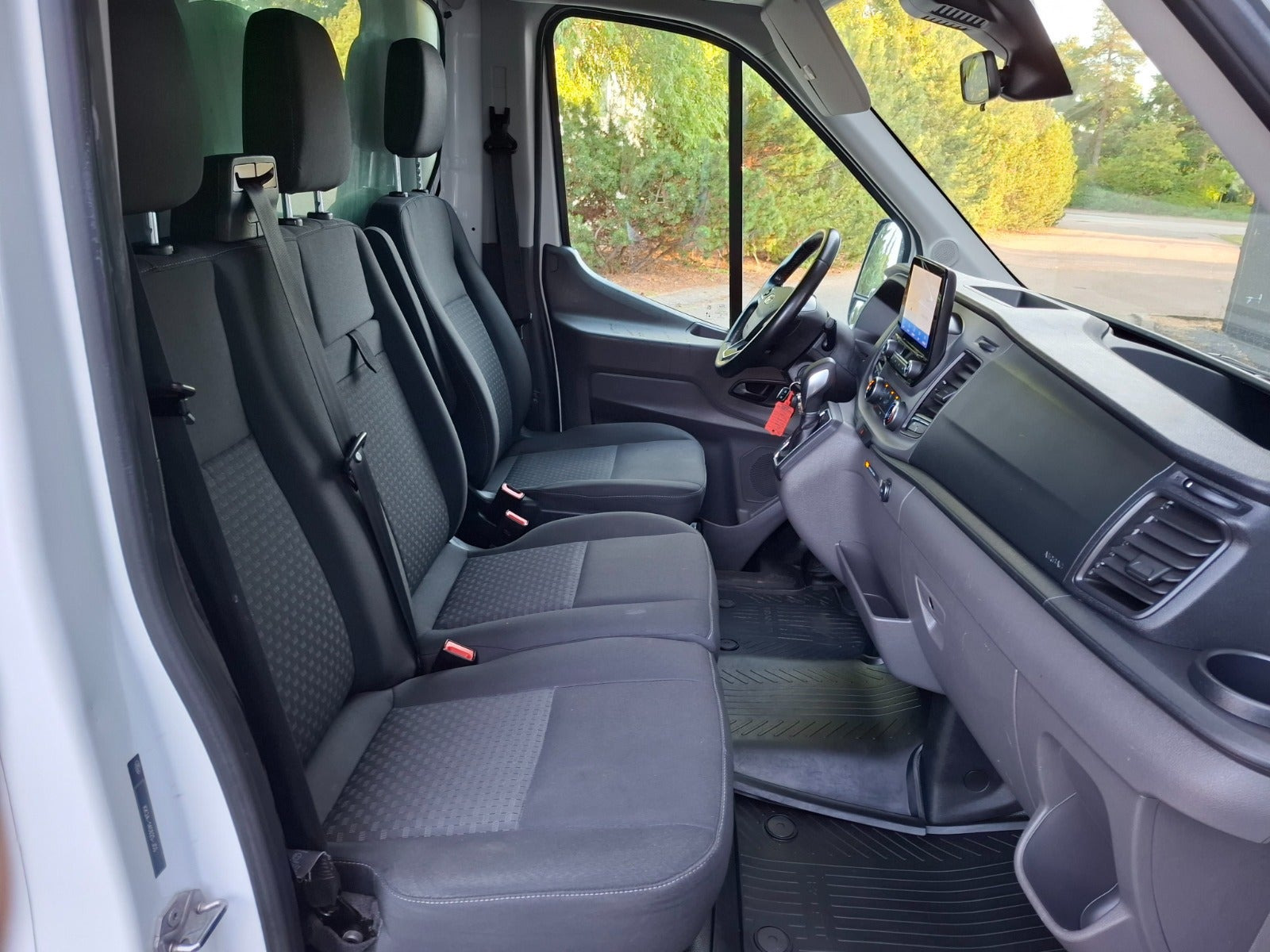 Hvid Ford Transit 350 L3 Chassis fra 2021