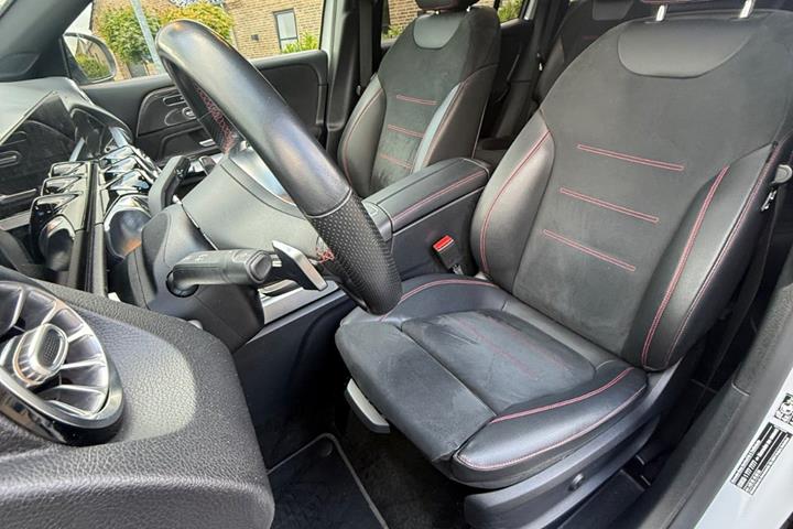 Hvid Mercedes GLB220 d fra 2020