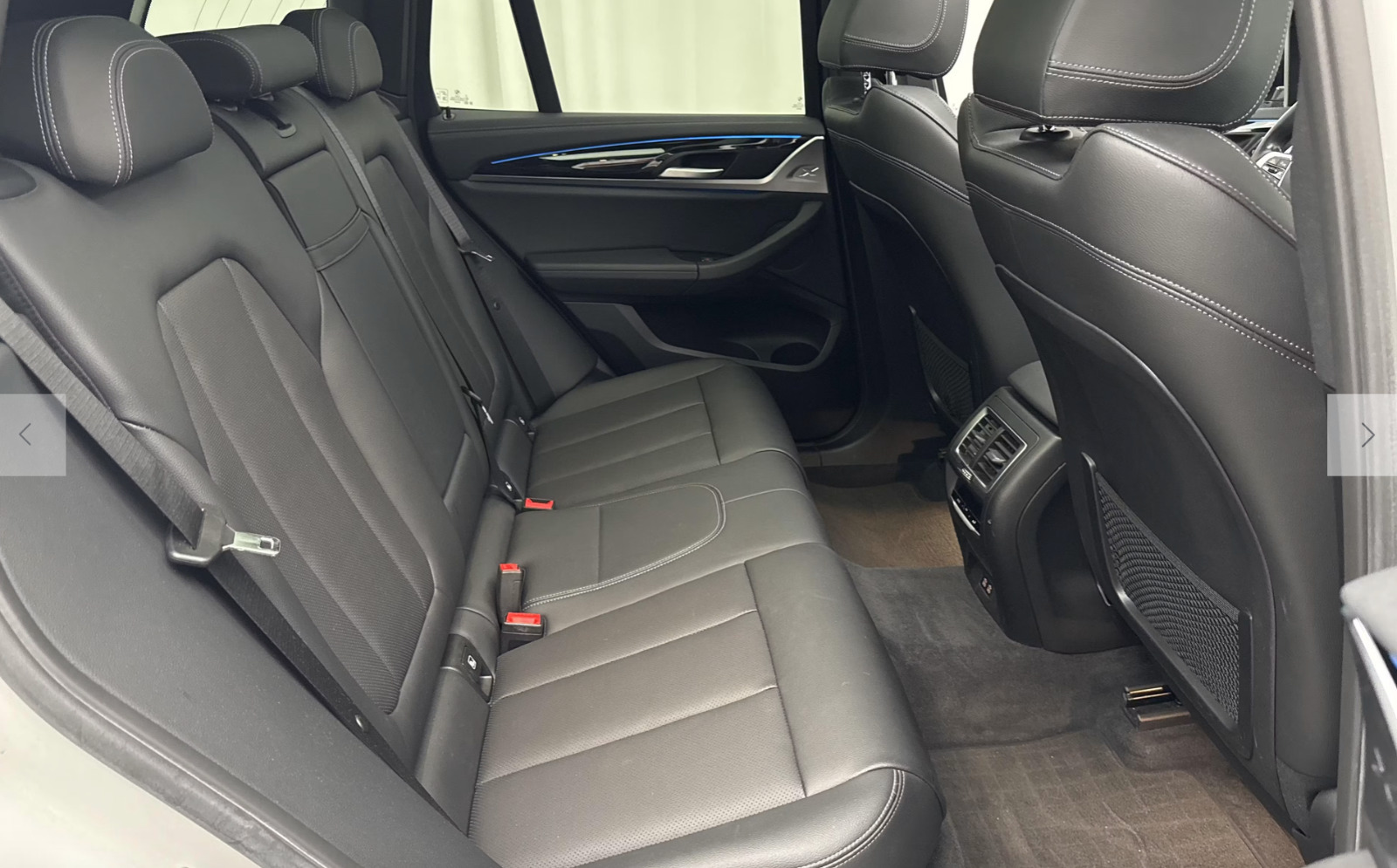 Hvid BMW iX3 fra 2023