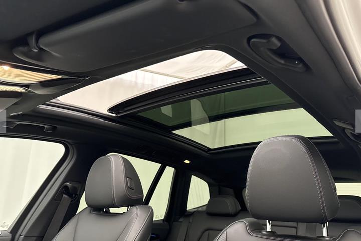Hvid BMW iX3 fra 2023