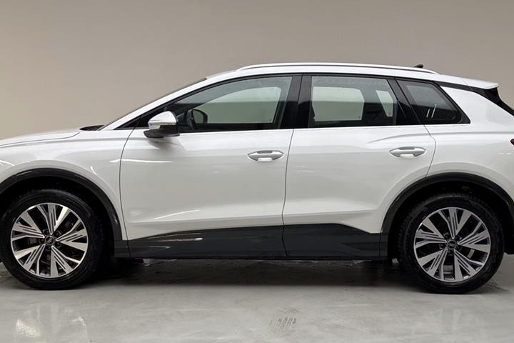 Hvid Audi Q4 e-tron fra 2023