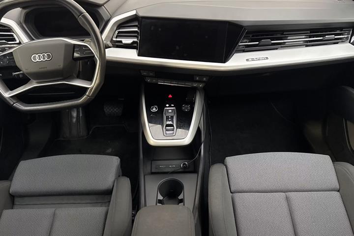 Hvid Audi Q4 e-tron fra 2023