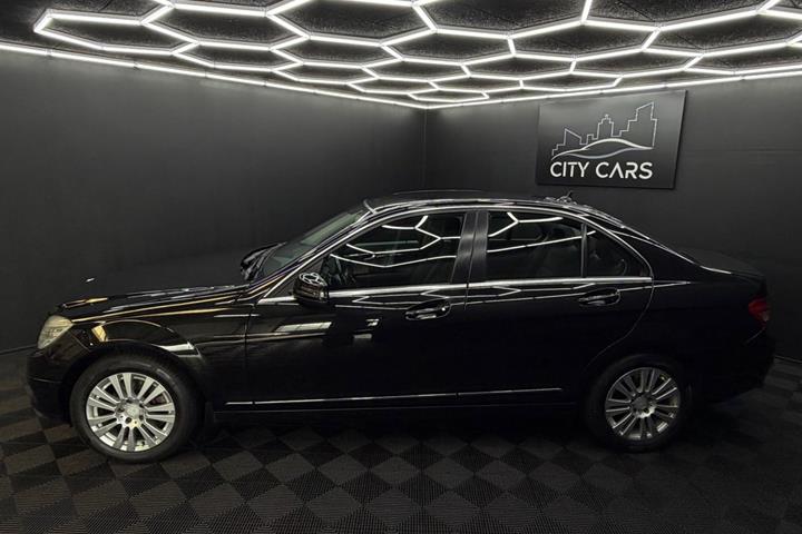 Sort Mercedes C180 fra 2008