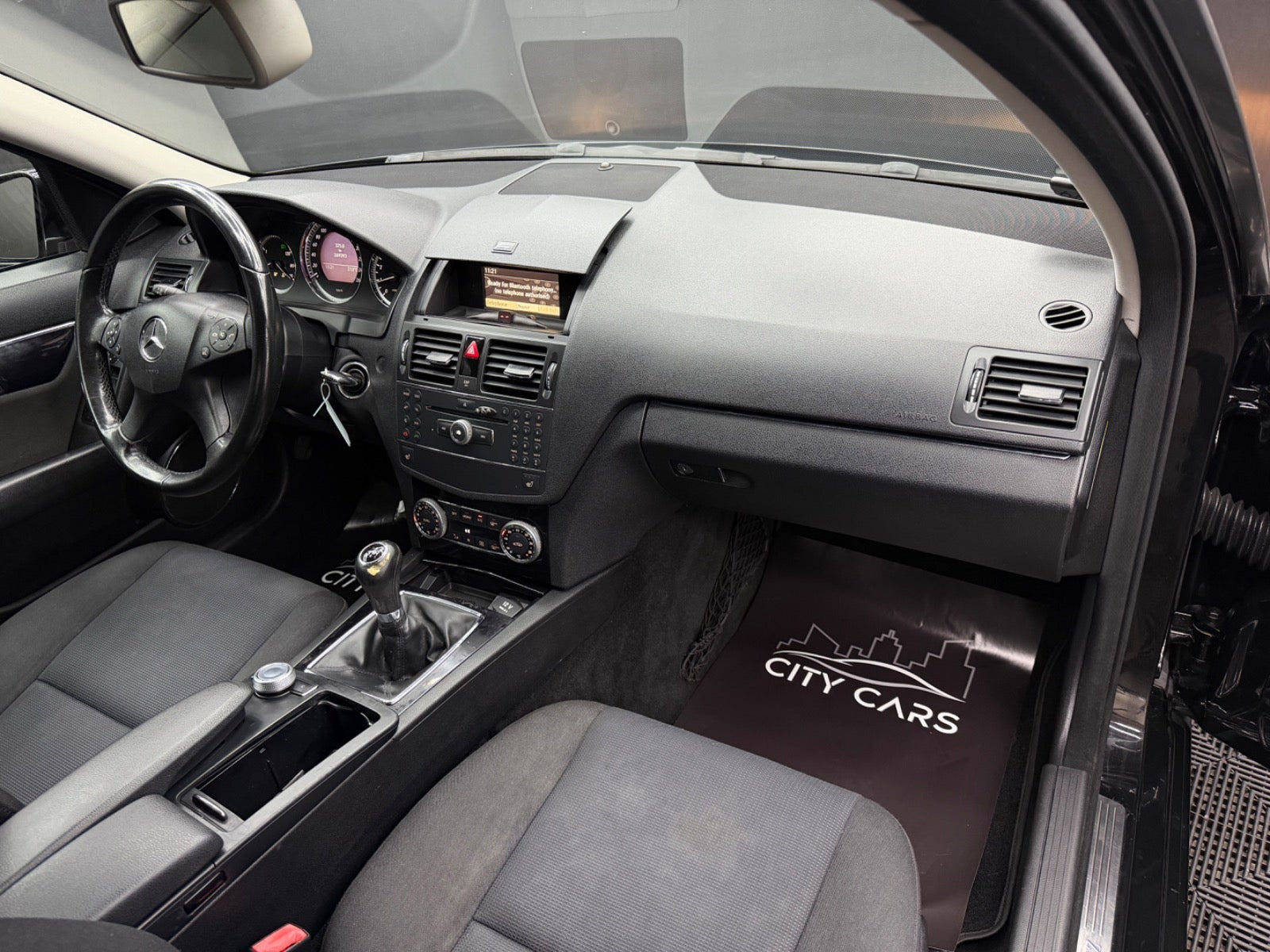 Sort Mercedes C180 fra 2008