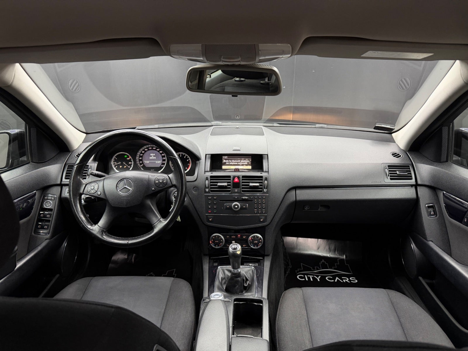 Sort Mercedes C180 fra 2008
