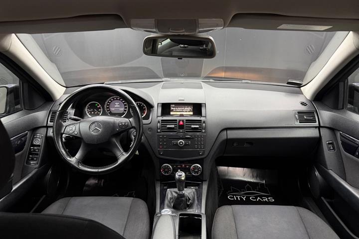 Sort Mercedes C180 fra 2008