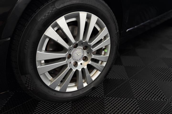 Sort Mercedes C180 fra 2008