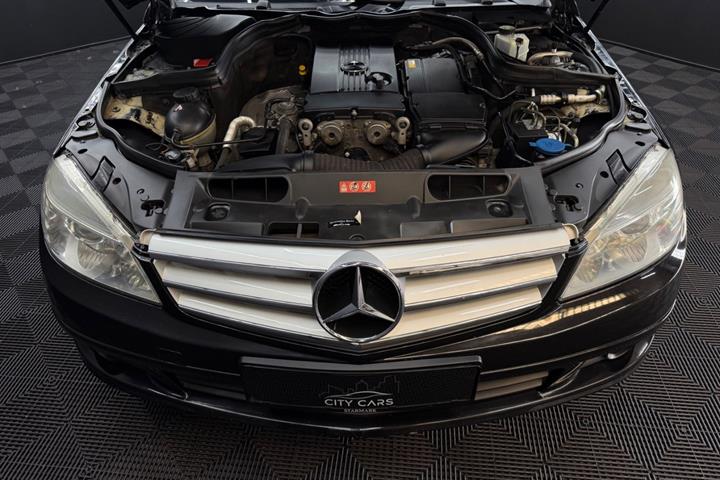 Sort Mercedes C180 fra 2008