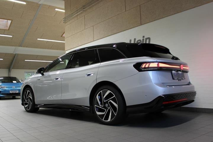 Sølv VW ID.7 fra 2025