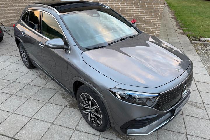 Grå Mercedes EQA250+ fra 2025