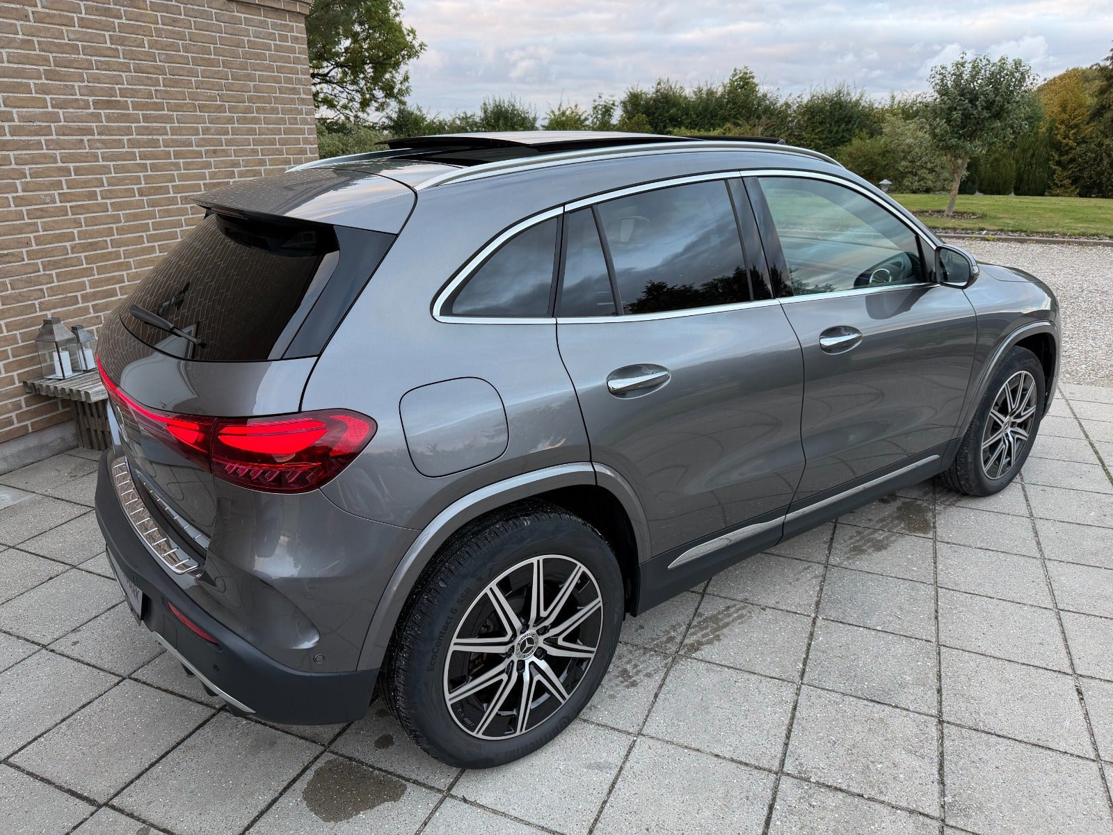Grå Mercedes EQA250+ fra 2025