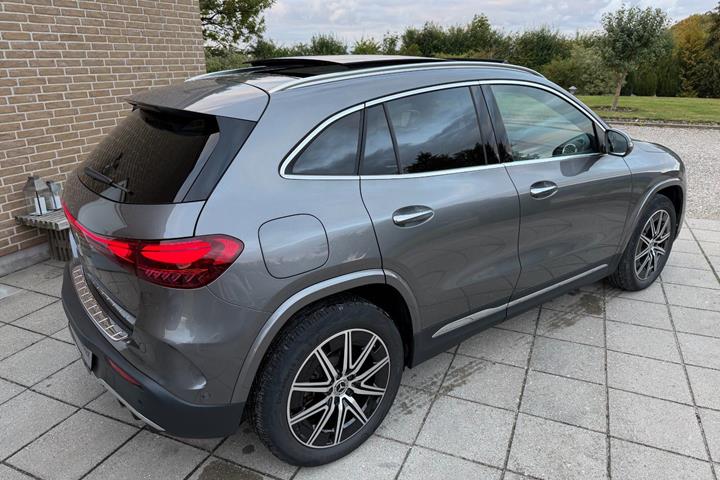 Grå Mercedes EQA250+ fra 2025