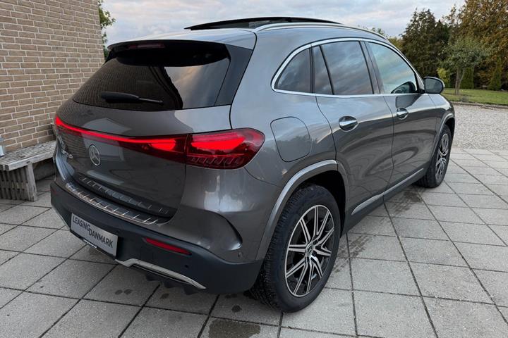Grå Mercedes EQA250+ fra 2025