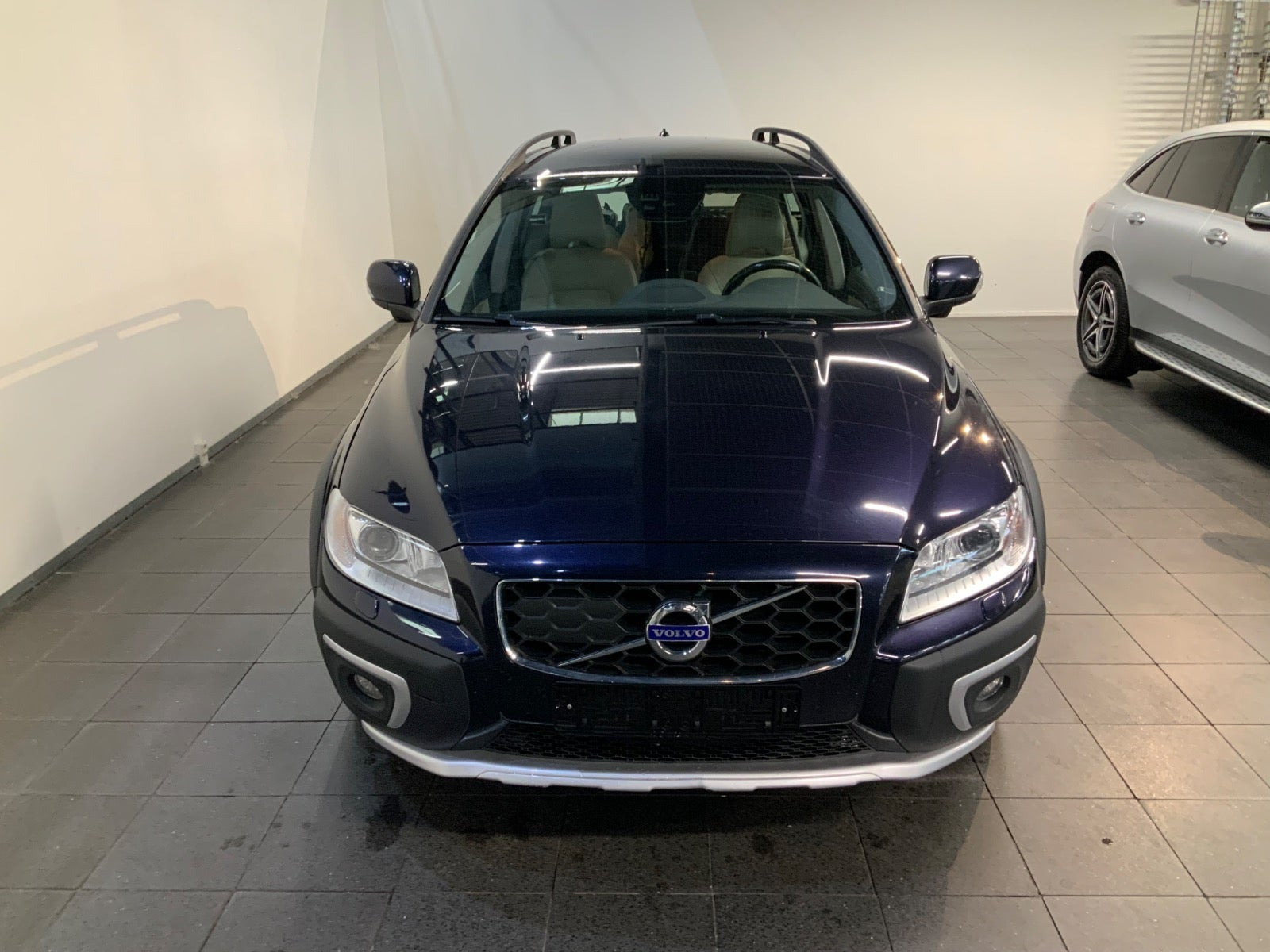 Blå Volvo XC70 fra 2016